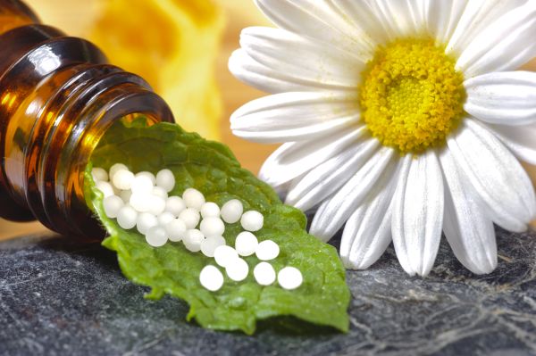 Using alternative medicine with homeopathic herbal pills during childbirth